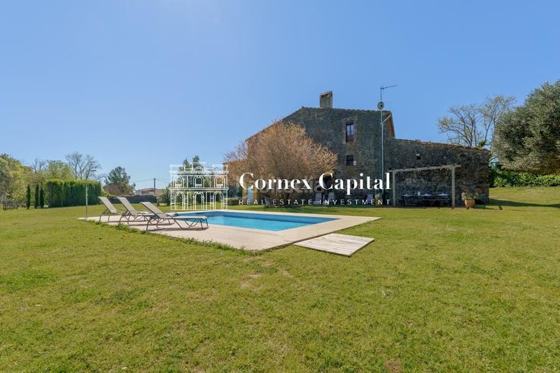Foto 0a2816b8-41b2-42e8-8a25-405226b5ab01. Masia amb calefacció aparcament piscina a Rupià