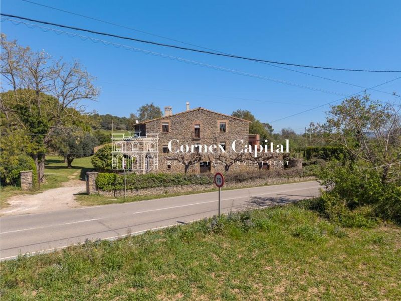 Foto 8d8caadd-079b-4b73-9872-9960704d0c3d. Masia amb calefacció aparcament piscina a Rupià