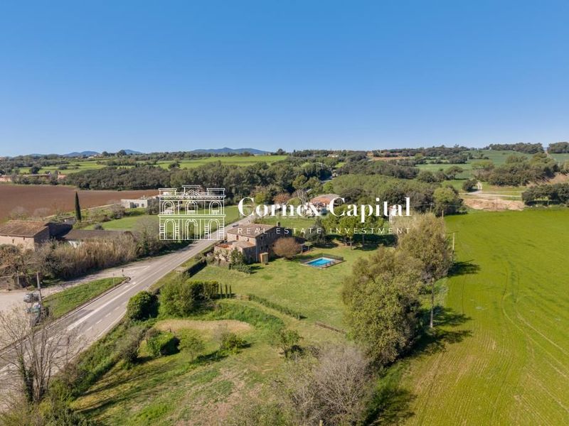 Foto aa1b5b79-22a6-46a7-924b-e32465cc068b. Masia amb calefacció aparcament piscina a Rupià