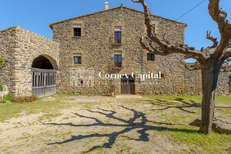Foto abfc3279-e38f-47df-8170-b933d7e367fd. Masia amb calefacció aparcament piscina a Rupià