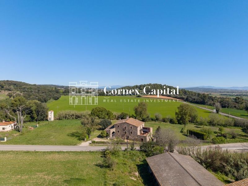 Foto db76787a-86ae-4686-8913-f1bba32a7e46. Masia amb calefacció aparcament piscina a Rupià