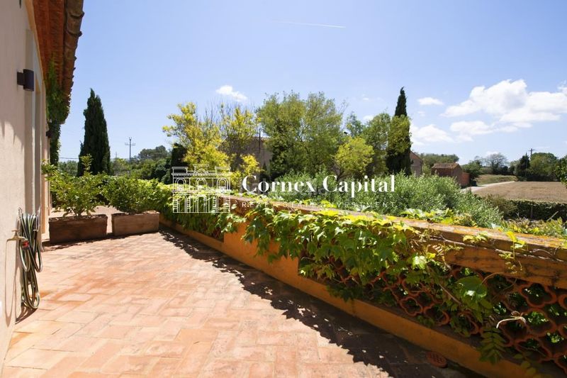 Foto 2759b9fa-38bc-4157-b491-d584d4738296. Masia amb calefacció aparcament piscina a Parlavà