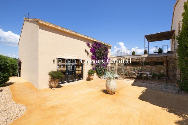 Foto 6a2458f4-f7df-4324-b627-238a94d1d9ae. Masia amb calefacció aparcament piscina a Parlavà