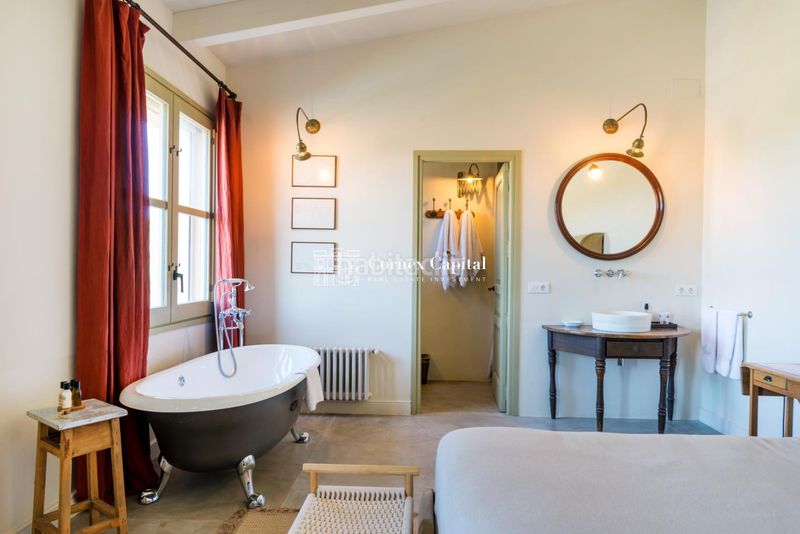 Foto 848c05ef-2c99-45c1-87d4-badac01a5575. Masia amb calefacció aparcament piscina a Parlavà