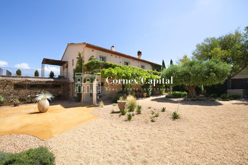 Foto b4395244-92bb-43cf-9d32-4695608dffd8. Masia amb calefacció aparcament piscina a Parlavà