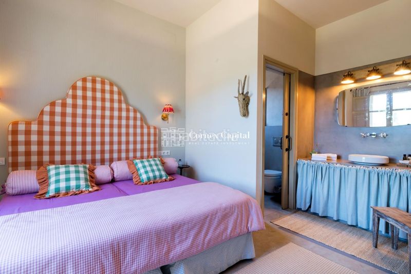 Foto f9d5feb3-5bcd-4d55-8aca-8615f188ebe6. Masia amb calefacció aparcament piscina a Parlavà