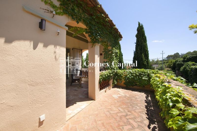 Foto fd04ed8f-bc41-4e6c-9c41-ab80d9306eda. Masia amb calefacció aparcament piscina a Parlavà