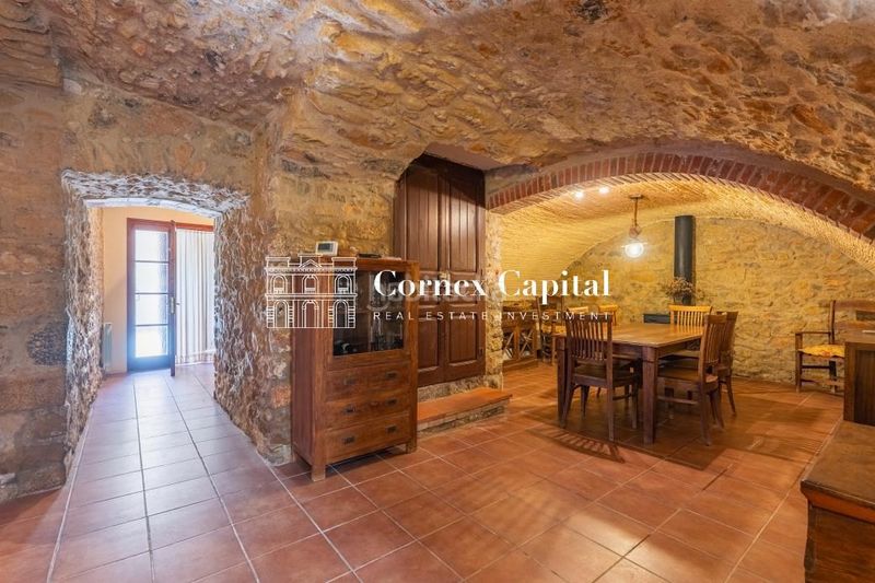 Foto 907e7f32-3845-4814-9dc6-fa6b8e98606d. Casa amb calefacció a Ullà
