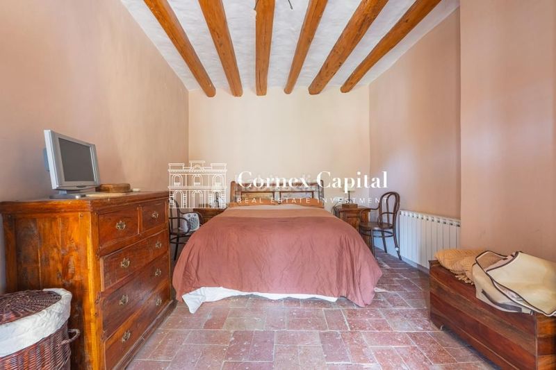 Foto afa3540a-53f4-4642-940e-e00db45c6382. Casa amb calefacció a Ullà