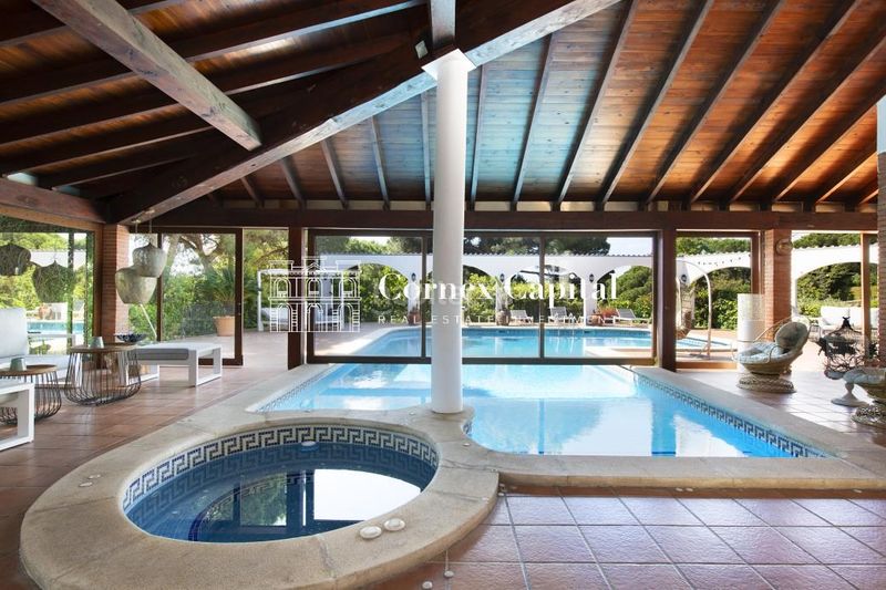 Foto 8f9a6dd6-7285-40e3-a068-019c78538e0f. Masia amb aparcament piscina a Centre Sant Andreu de Llavaneres