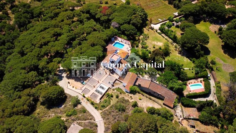 Foto ae099465-bf57-4754-8229-b1deb7c60ab9. Masia amb aparcament piscina a Centre Sant Andreu de Llavaneres