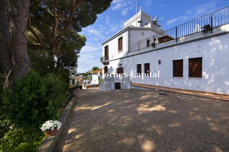 Foto ee32ca4d-5c44-4ed7-b9c3-266180d177fc. Masia amb aparcament piscina a Centre Sant Andreu de Llavaneres