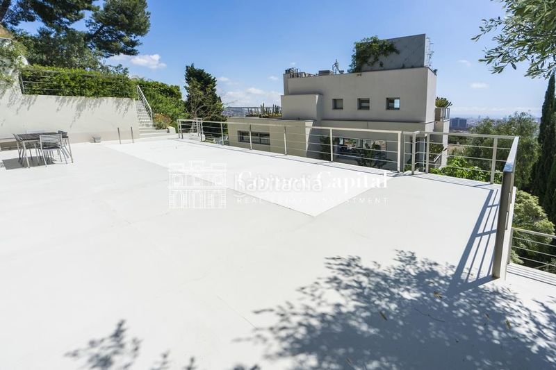 Foto 086aebed-cddf-4c66-b1b7-69189ffa8552. Casa amb calefacció aparcament piscina a Pedralbes Barcelona