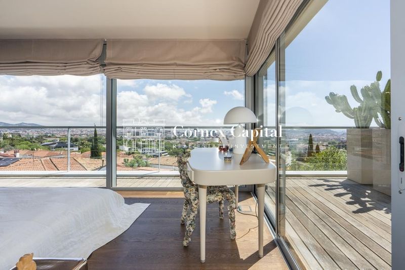 Foto 54a221ec-0d8b-4b01-9c81-406a1385c2aa. Casa amb calefacció aparcament piscina a Pedralbes Barcelona