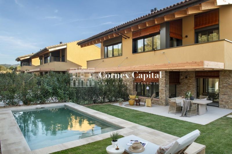 Foto a0bae2bc-73ab-4f2e-99dc-1dd794a29f39. Casa adossada amb calefacció aparcament piscina a Regencós