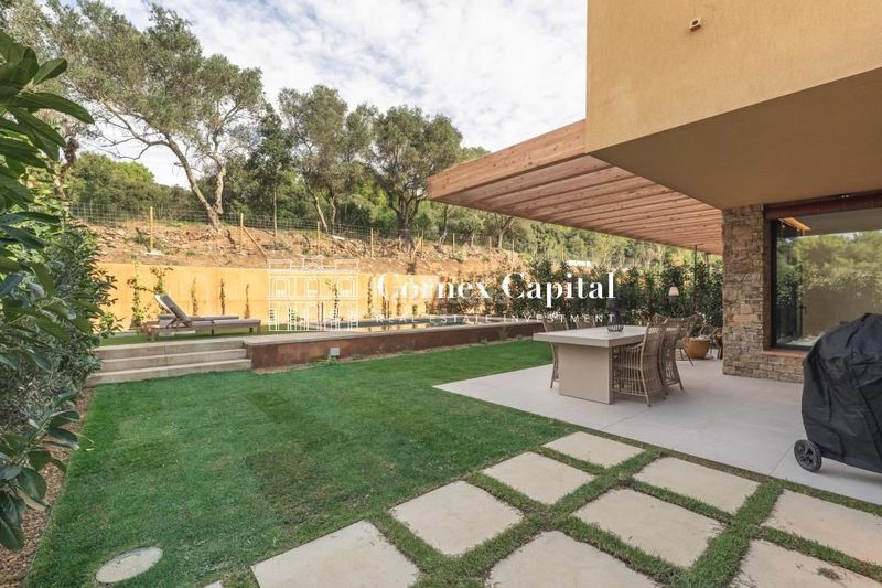Foto ff91cf8f-6338-4ece-a4b4-3896564079f2. Casa adossada amb calefacció aparcament piscina a Regencós