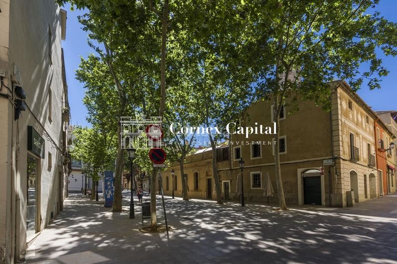 Foto a504f2d2-1ae5-45a2-92bc-9195b5212092. Planta baixa a Sarrià Barcelona