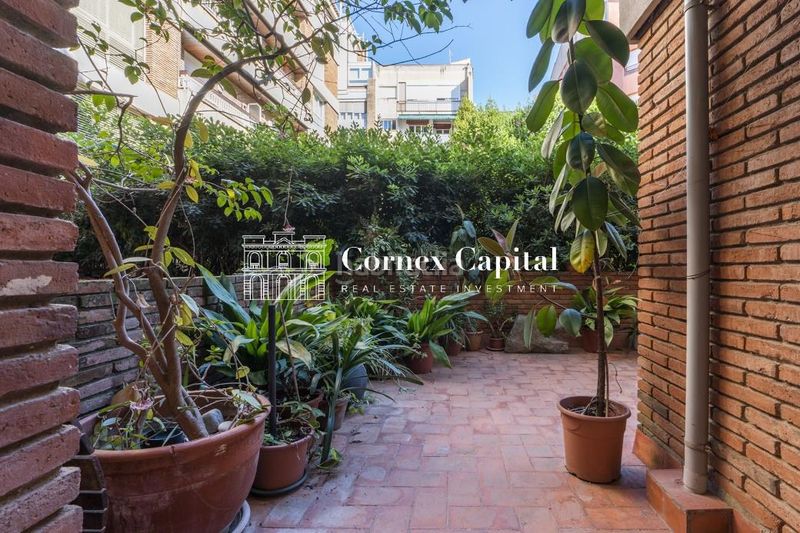 Foto fc9f8fe8-86f8-49dd-b3c9-09124c437f41. Planta baixa a Sarrià Barcelona