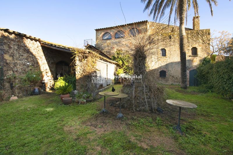 Foto 11d4d9e0-fa49-4295-b1b1-ff8789734380. Edifici a Parlavà