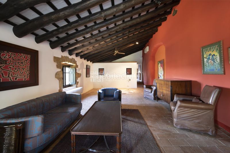 Foto 4cbe338a-96e0-465a-a565-d094c1d9f05e. Edifici a Parlavà