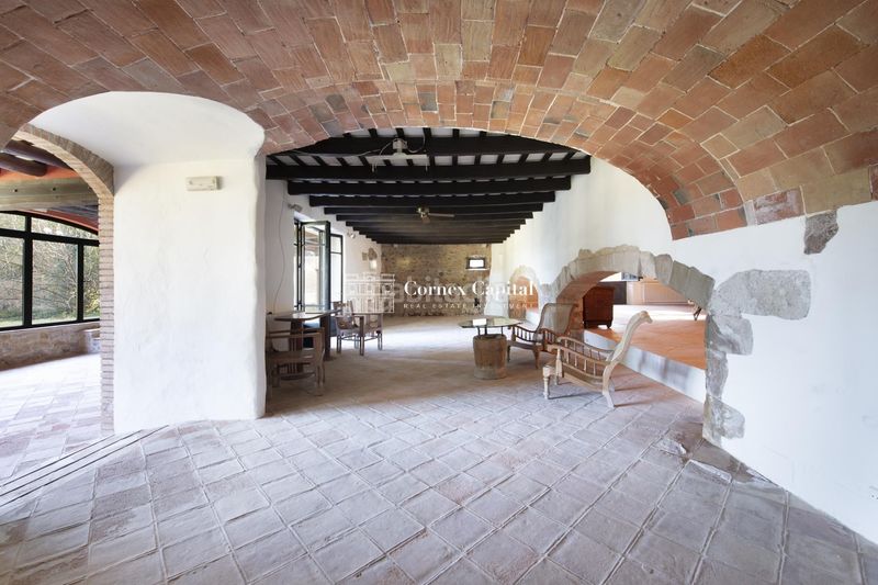 Foto 7ec4d897-6898-42f7-84f8-a1d9dbed3173. Edifici a Parlavà