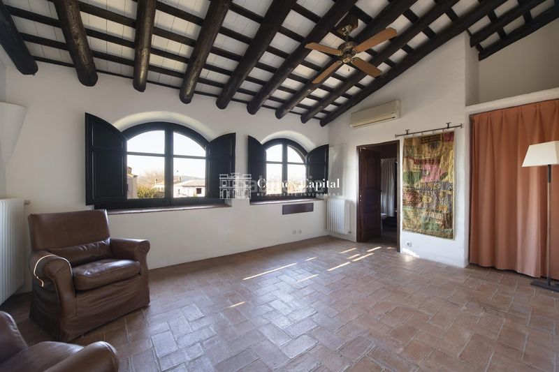 Foto aa2a0916-77e3-41f2-9a0f-5ab4aa43a402. Edifici a Parlavà