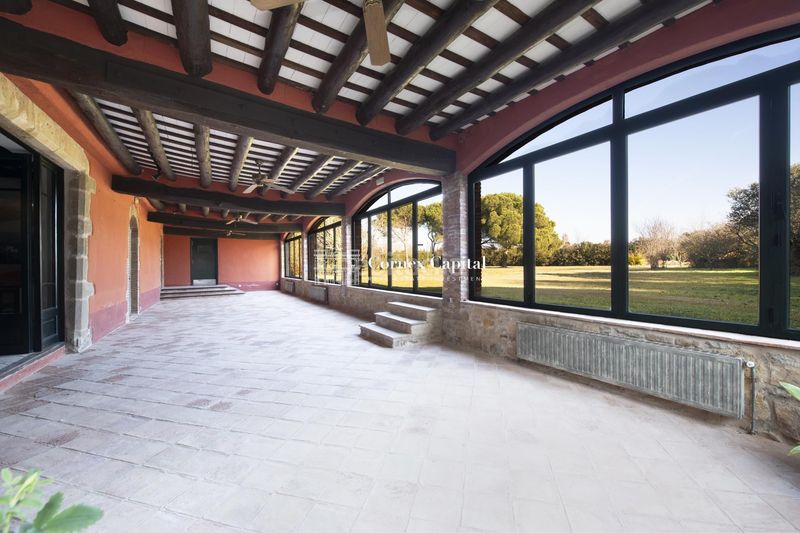Foto e2f86e25-b7d8-4f3a-ab4b-a32d59c4509d. Edifici a Parlavà