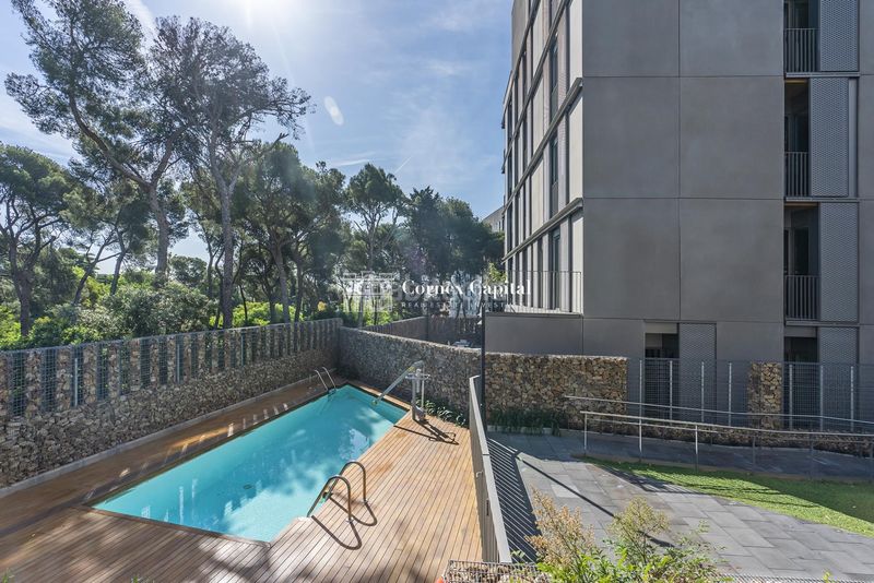 Foto 0b41e7a6-f3e6-4437-a444-8a936af2f0cb. Pis amb calefacció aparcament piscina a Sarrià Barcelona