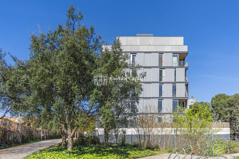 Foto 19b32980-2e3e-4784-920c-5284fe1d982e. Pis amb calefacció aparcament piscina a Sarrià Barcelona