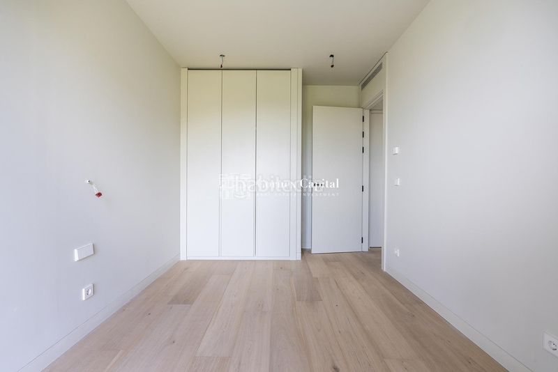 Foto fad28ea5-e472-4196-8221-66634924f95d. Pis amb calefacció aparcament piscina a Sarrià Barcelona
