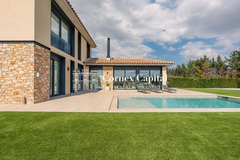 Foto a63a2bee-e04c-49e0-9550-cafa78a2cb20. Casa amb calefacció aparcament piscina a Navata