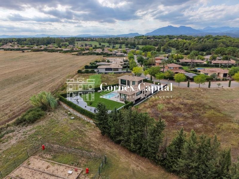 Foto f6a6890c-0a10-4b97-9da0-62880f22d9ed. Casa amb calefacció aparcament piscina a Navata