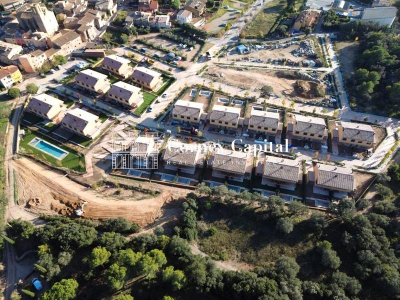 Foto e710a651-fd47-41a2-94e2-4b06c9022629. Promoción TURÓ DE REGENCÓS en Regencós. Edificio viviendas de obra nueva