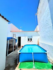 Casa in Castilblanco de los Arroyos. Casa reformada en castilblanco de los arroyos  junto a plaza ama