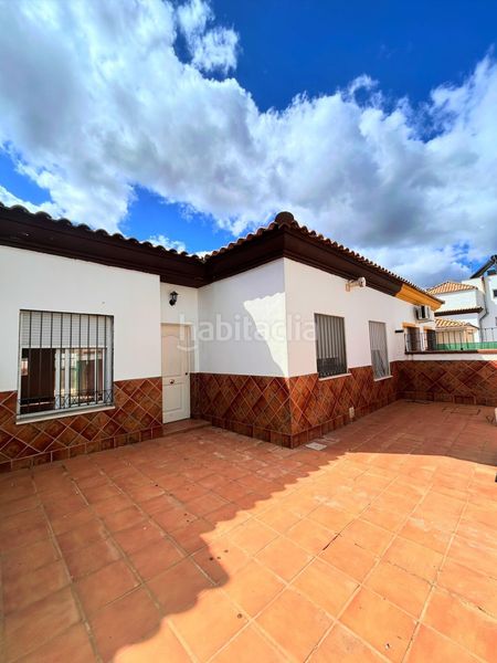Foto d7588289-7fdd-4482-b26e-723a8114eb73. Casa amb aparcament a Burguillos