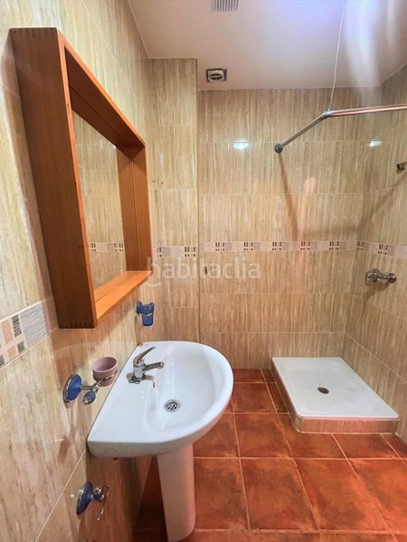 Foto e6c9c9ad-89c2-4fdb-9244-45ea43148ac5. Casa amb aparcament a Burguillos