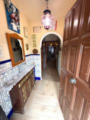 Casa en Castilblanco de los Arroyos. Vivienda en castilblanco con garaje y terraza, lista para disfru