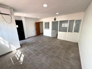 Casa a Burguillos. Burguillos  casa amplia con terraza, patio y múltiples espacios