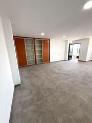 Casa a Burguillos. Burguillos  casa luminosa con terraza y patio.