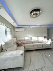 Flat in La Oliva. Sevilla  piso reformado en el polígono sur, 3 dormitorios y terr