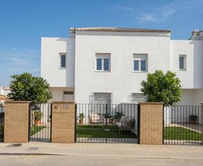 House in Manzanilla. Casas de 4 habitaciones con patio y cochera en manzanilla