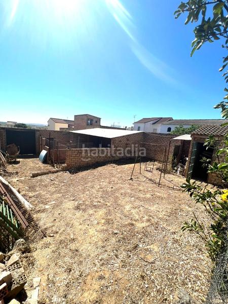 Foto c9600697-67e3-4b84-a1b1-e12e95a3ead8. Chalet  con piscina en la localidad , para terminar. en Gerena