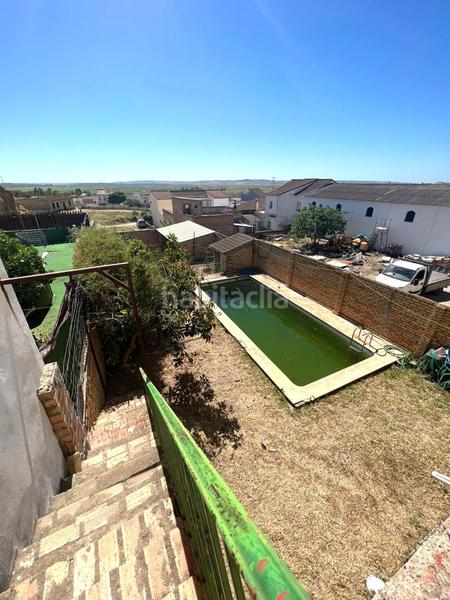 Foto fbf6952b-f052-44d7-90ab-2a9c8b8851b3. Chalet  con piscina en la localidad , para terminar. en Gerena