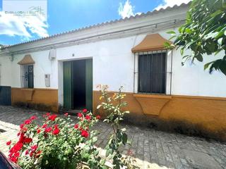 Casa a Gerena. Casa en el centro de gerena de 320m2.