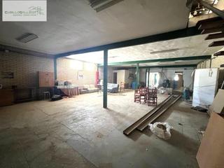 Casa a Gerena. Casa en el centro de gerena de 320m2.