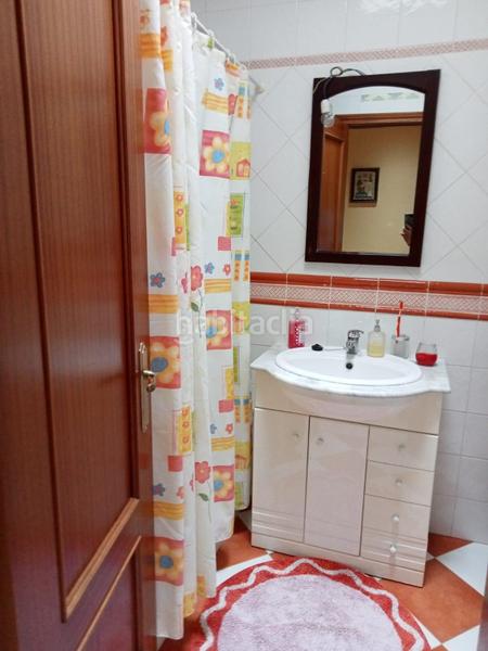 Foto 75f5b1f4-1438-488e-98c8-7e06c1cfb0ad. Piso edificio centrico, con dos locales comerciales y piso en la localidad , sevilla. en Burguillos