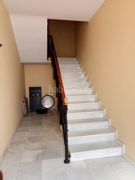 Foto d12e936a-d2a5-4805-996c-75f53658db3b. Piso edificio centrico, con dos locales comerciales y piso en la localidad , sevilla. en Burguillos
