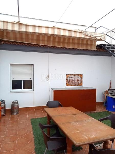 Foto f0022b6e-7d03-44a1-b84e-a250c6dea5b2. Piso edificio centrico, con dos locales comerciales y piso en la localidad , sevilla. en Burguillos