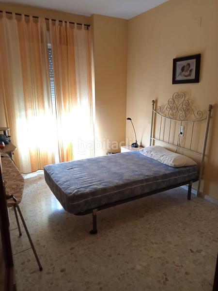 Foto f957b655-846d-451a-825f-b1bab334c22d. Piso edificio centrico, con dos locales comerciales y piso en la localidad , sevilla. en Burguillos