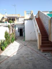 Casa a Villaverde del Río. Vivienda de dos plantas  en la localidad de villaverde del río,